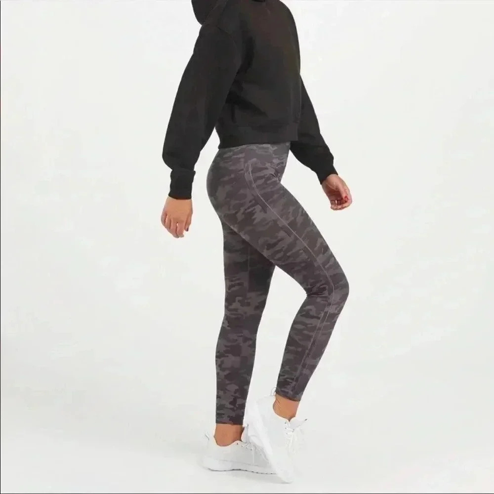 NWT Spanx Look At Me Now Seamless Leggings Camo Camouflage